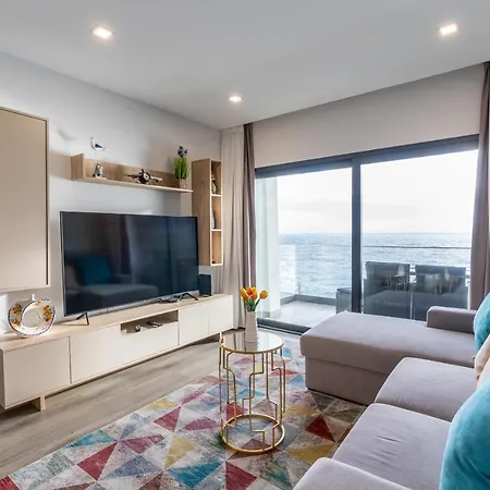 Sea View Balcony By Homie Apartmán