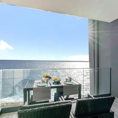 Sea View Balcony By Homie Apartmán *