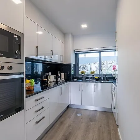 Sea View Balcony By Homie Apartmán *