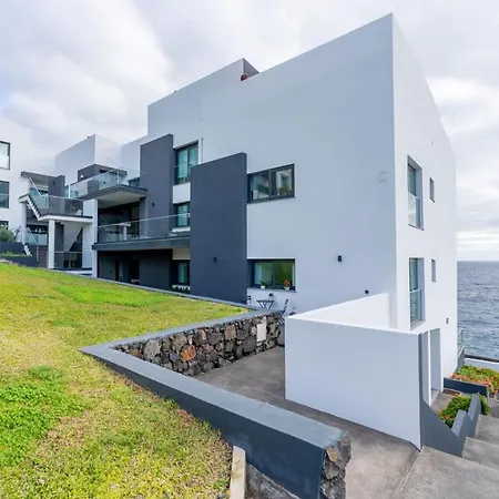Sea View Balcony By Madeira Sun Travel サンタ・クルーズ