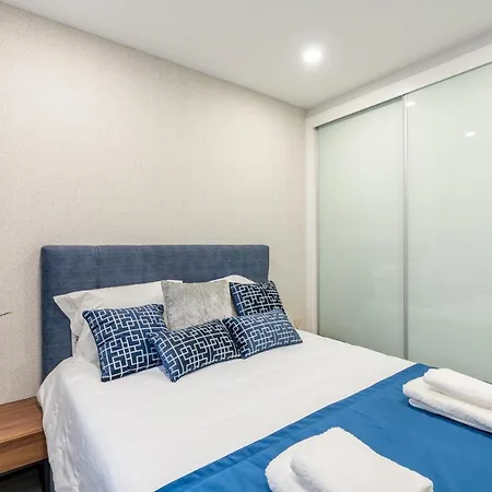 Sea View Balcony By Homie דירה