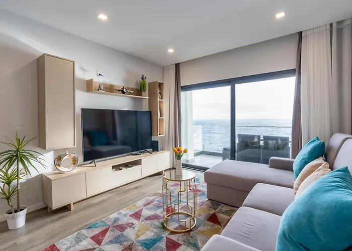 Sea View Balcony By Homie Lejlighed